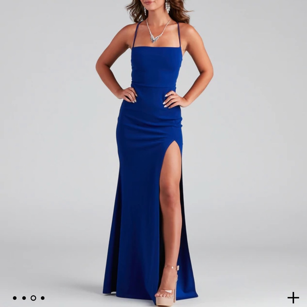 windsor “Tabitha Formal High Slit Crepe Dress” in the color “royal.” size medium